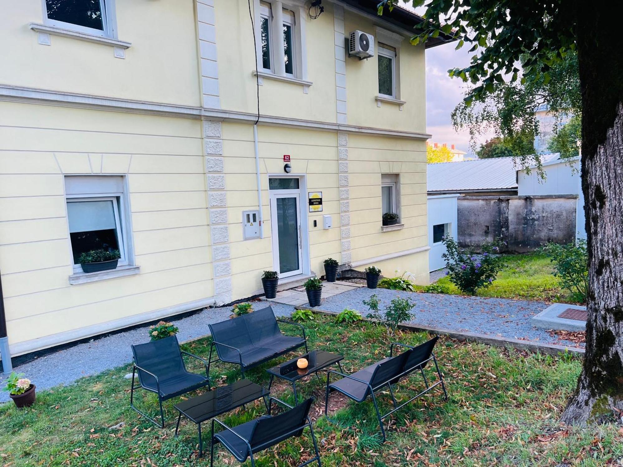 Lemonwood House Hotel Postojna Exterior photo